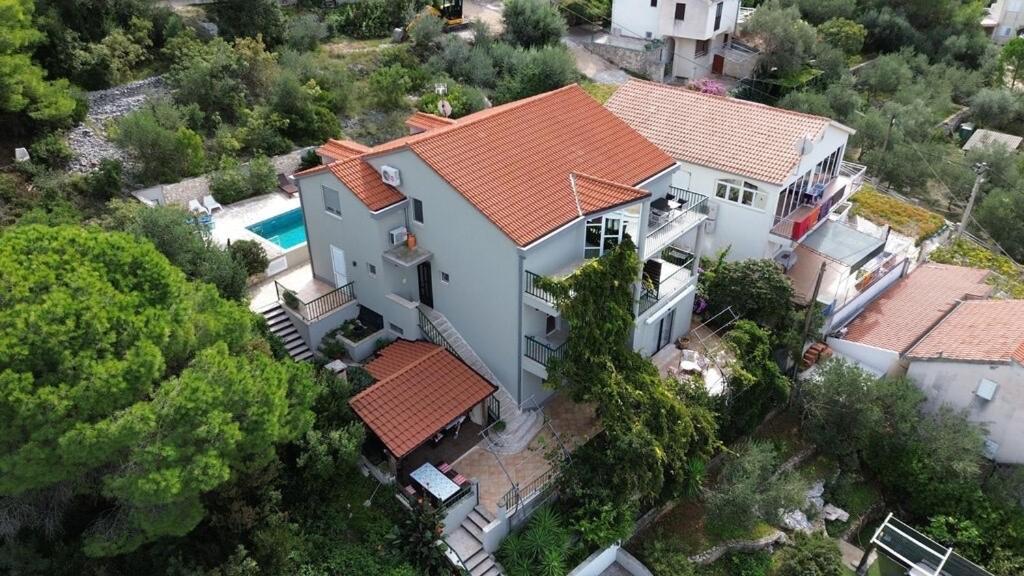 Knez Aparthotel Okrug Gornji